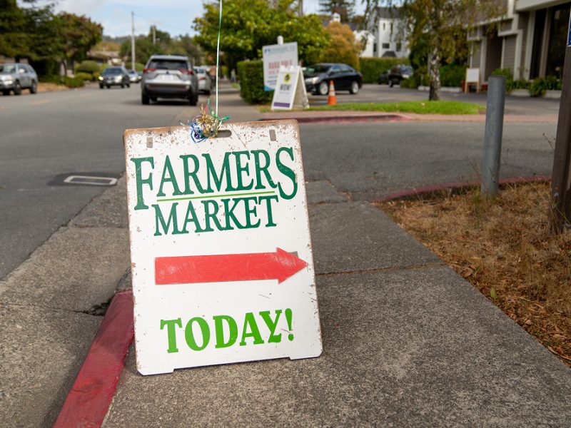 information-sign-road-city